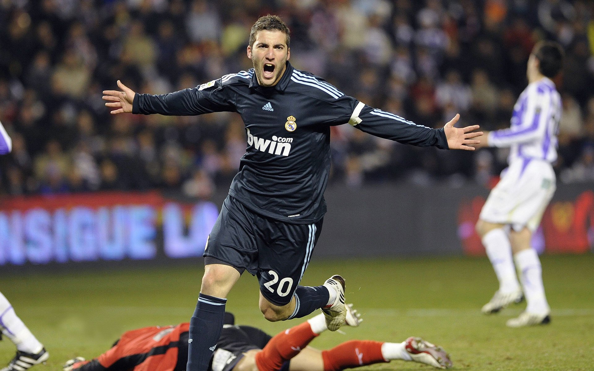 西甲焦点,比分2-2,双方核心球员表现出色,关键数据:控球率高达62%